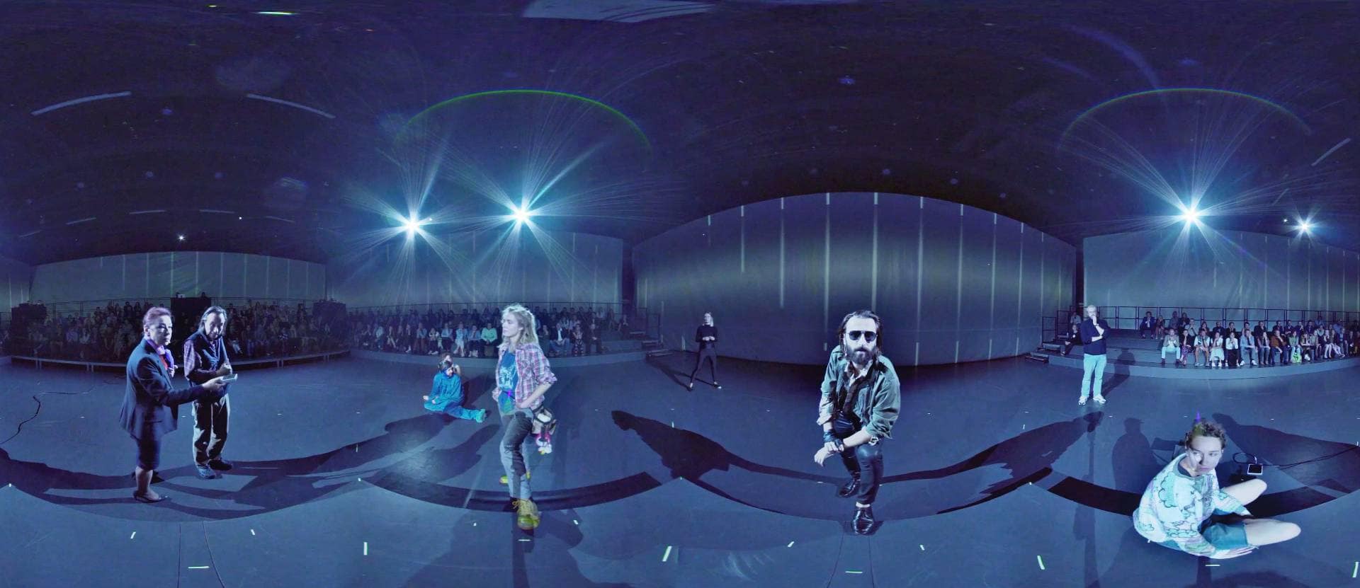 VR演劇鑑賞会「Performance art meets VR by TR Warszawa」